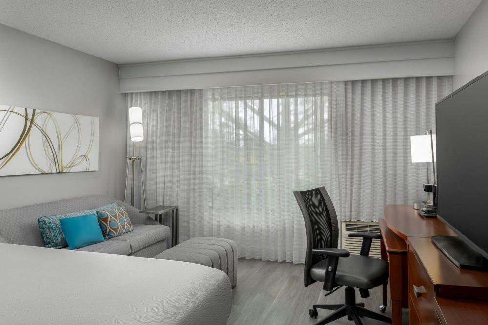 King Room with Sofa Bed interior